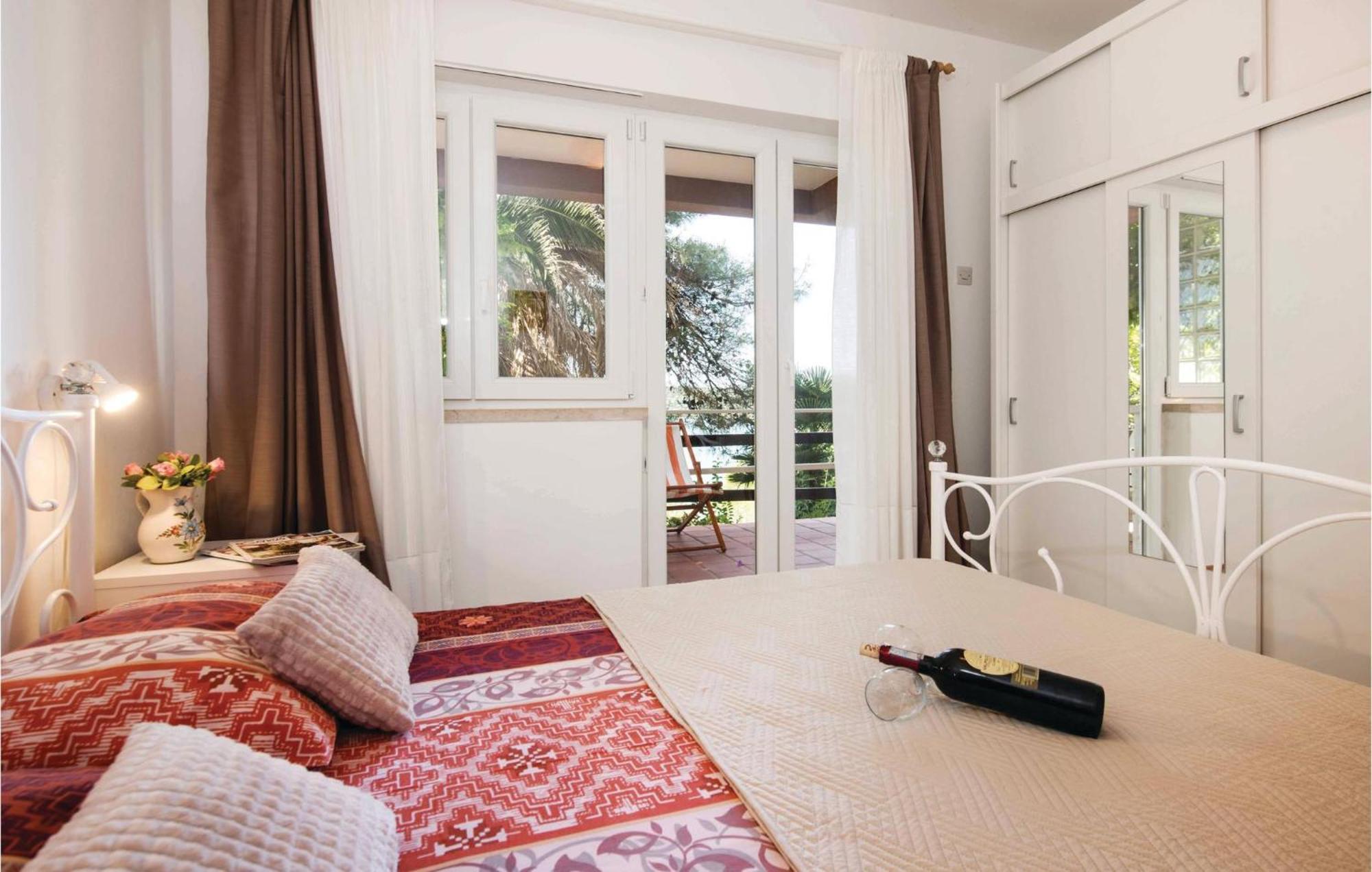 Apartment Amazing In With House Sea View *