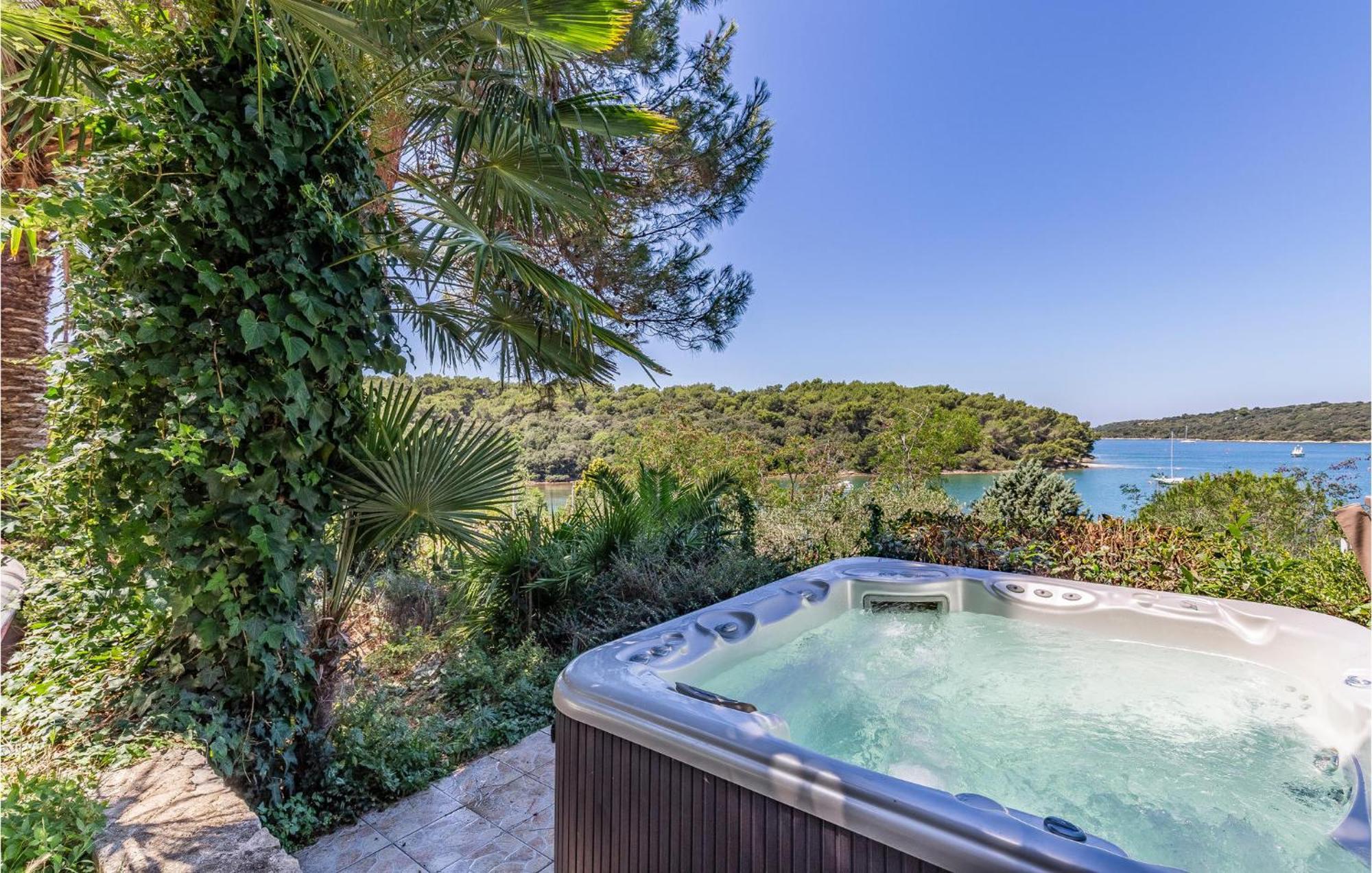 Amazing In With House Sea View Apartment Pula