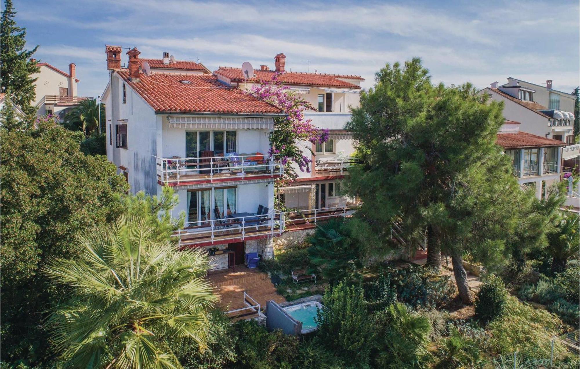 Amazing In With House Sea View *